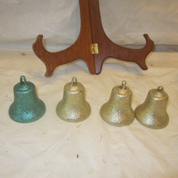 VTG SET OF 4 PLASTIC GLITTER BELLS, 1 GREEN 3 GOLD - Picture 2 of 4